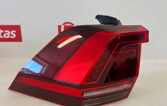 Volkswagen Tiguan Rear/tail lights 5NA945207F 2SD01252101 00825597
