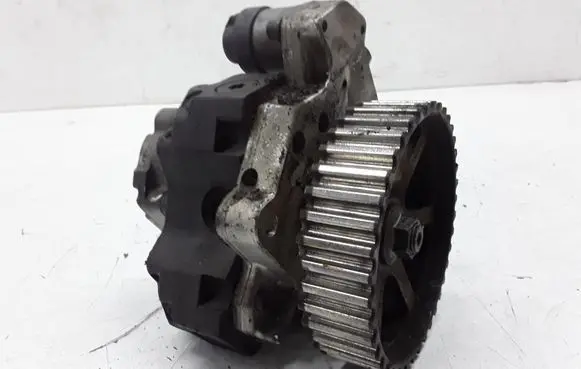 Renault Laguna II Fuel injection high pressure pump 8200055072 7700104018D