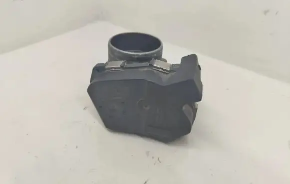 Volkswagen PASSAT B6 Throttle valve 06F133062B A2C53079712
