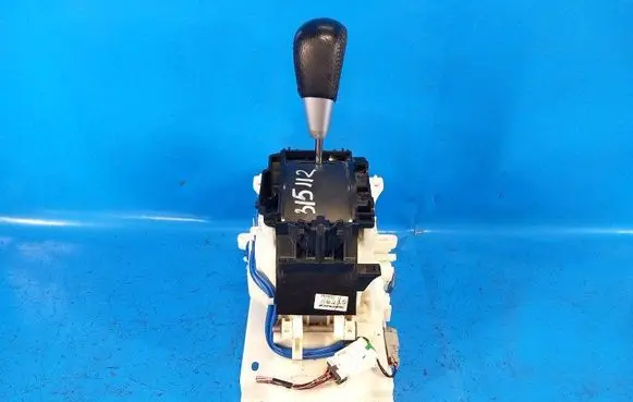 Mitsubishi Outlander Gear shifter/selector 2400A325