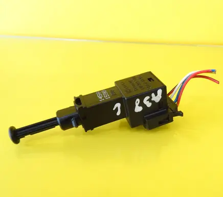 Audi A3 S3 8L Clutch pedal sensor 1J0945511A