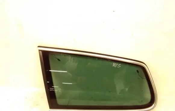 Volkswagen Passat Alltrack Rear side window