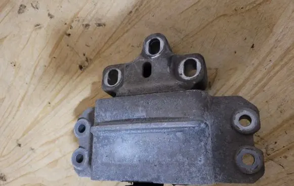 Audi A3 S3 A3 Sportback 8P Engine mount bracket