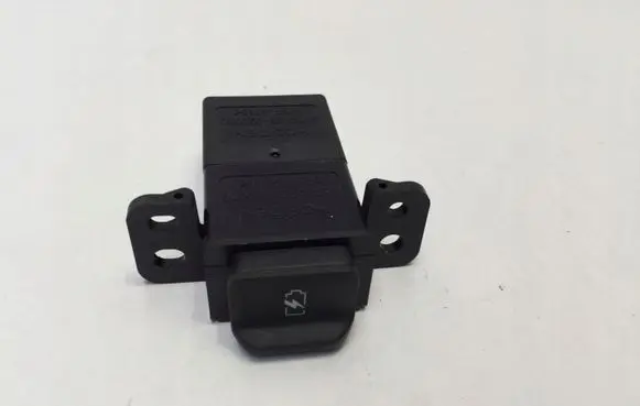 Nissan Juke II F16 USB socket connector 