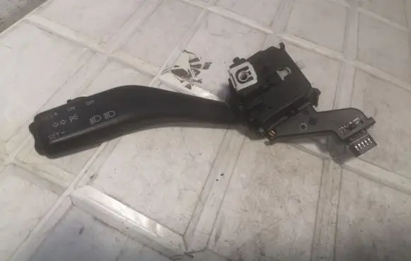 Volkswagen Touran I Indicator stalk 1K0953513A