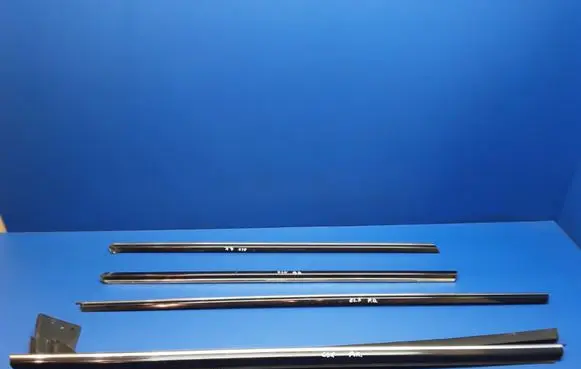 Front door glass trim molding