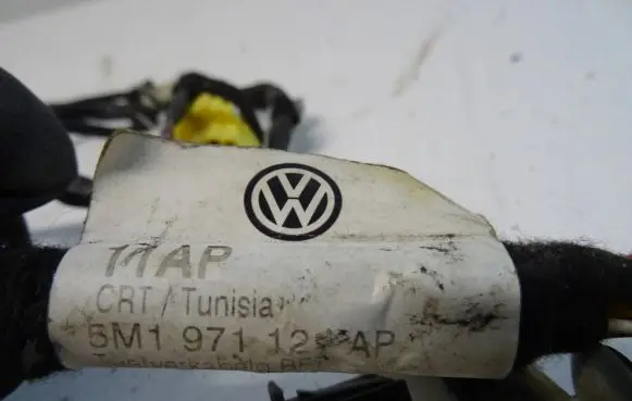 Volkswagen Golf Plus Front door wiring loom 5M1971121P
