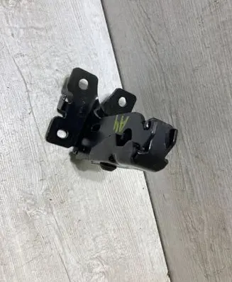 Audi A4 S4 B9 Seat back rest lock catch 8w0886177A