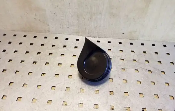 Audi A4 S4 B6 8E 8H Horn signal 8E0951221