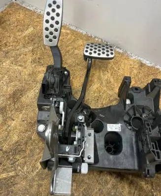 Opel Insignia A Accelerator throttle pedal 13237352 18042012 6PV00976500