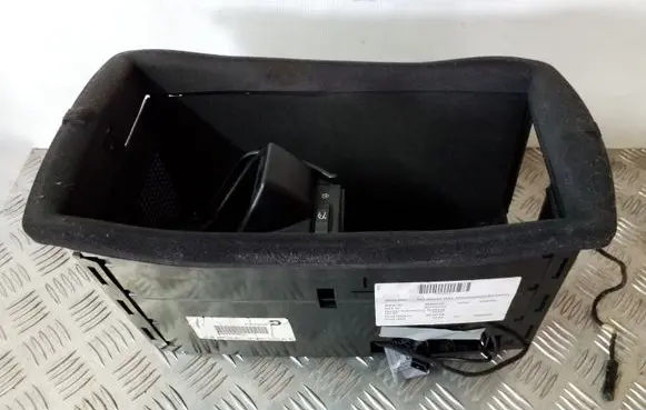 BMW 7 E65 E66 Glove box central console 6955623