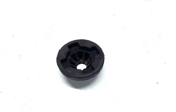 Nissan Qashqai Radiator mount bracket 