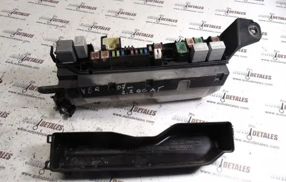 Toyota Corolla Verso E121 Fuse box set