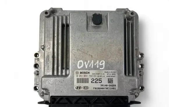 KIA Rio Engine control unit/module ECU 391402A250 0281031742