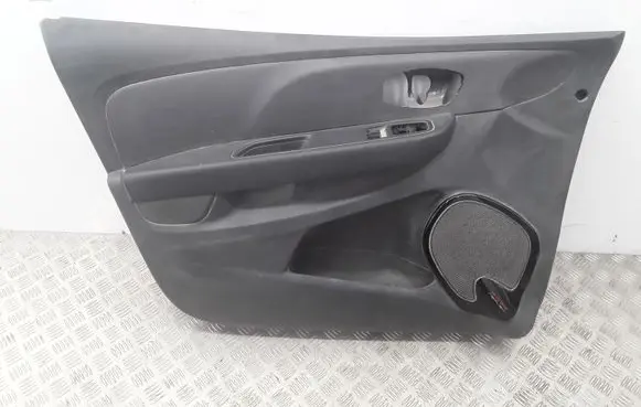 Renault Clio IV Front door card panel trim 809019394R 809018318R 1830822X