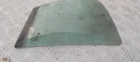 Opel Astra H Rear vent window glass 