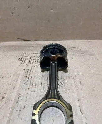 Volkswagen Golf VI Piston with connecting rod 