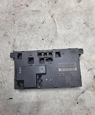 Mercedes-Benz E W211 Door control unit/module 2118208285 00401304