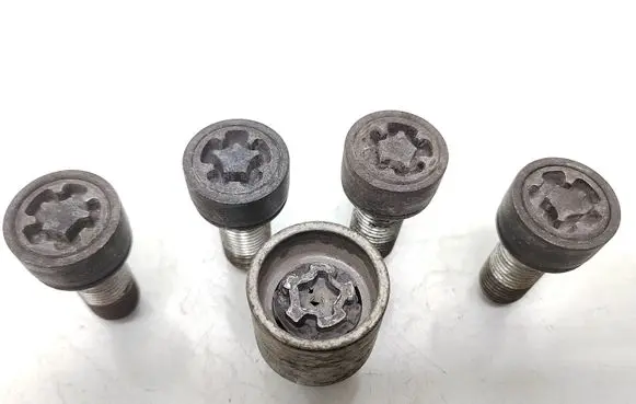 Volkswagen PASSAT B6 Nuts/bolts 