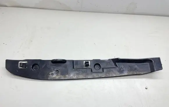 Volkswagen Jetta VI Fender end trim 5C6821111A