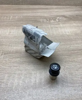 Peugeot 207 Cigarette lighter 1612911180