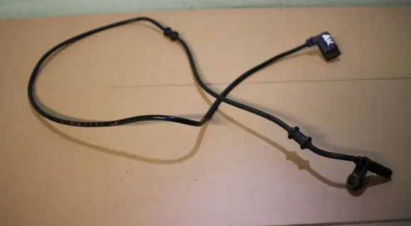 Mercedes-Benz C W203 ABS rear brake sensor A2035401317