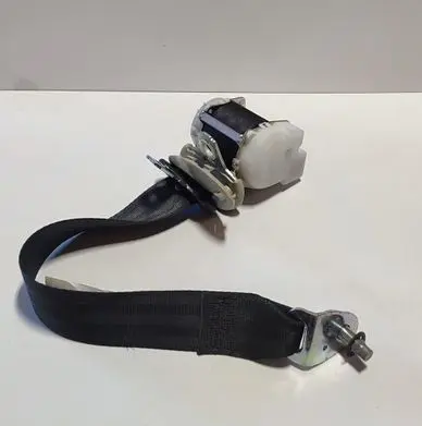 Infiniti G37 Rear seatbelt 7R7070