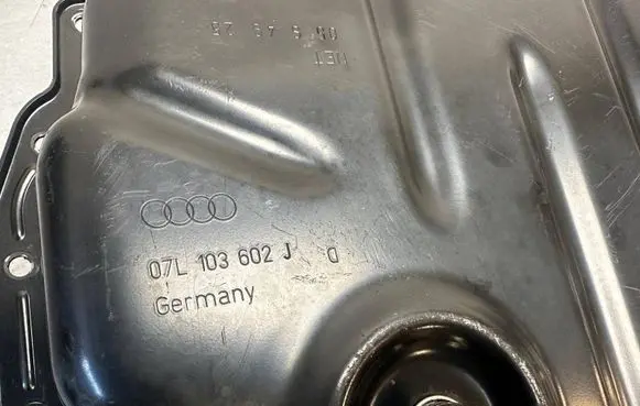 Audi A8 S8 D3 4E Oil sump 07L103602J