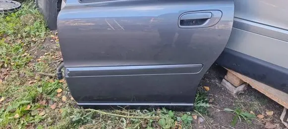 Volvo V70 Rear door
