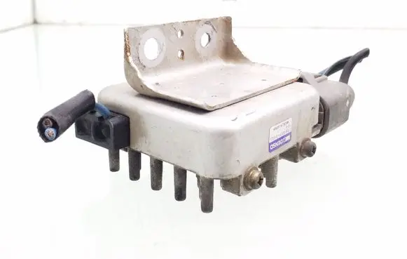 Mitsubishi Galant Fan control module 1049933021
