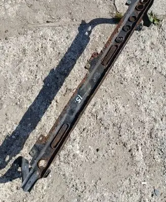 Radiator mount bracket