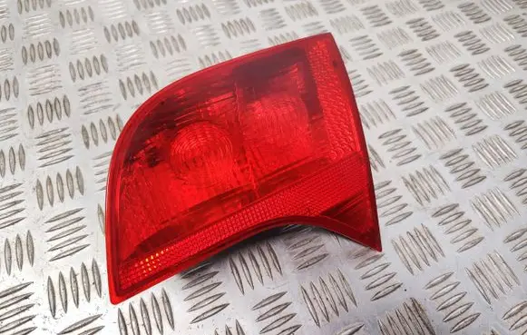 Audi A4 S4 B7 8E 8H Tailgate rear/tail lights 8E9945094