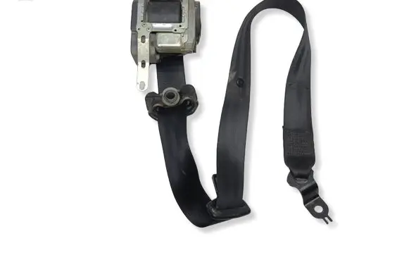 Volkswagen Polo IV 9N3 Front seatbelt 04167056