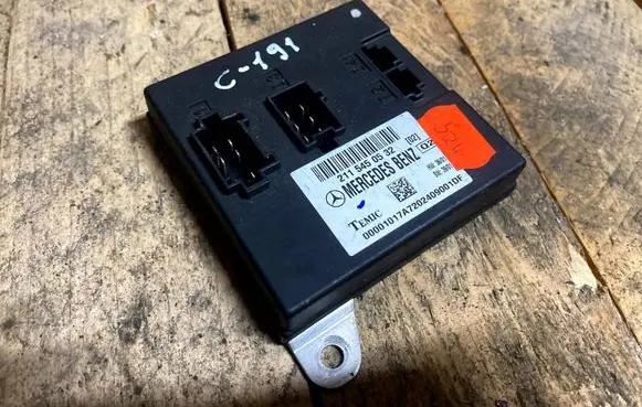Mercedes-Benz E W211 Comfort/convenience module A2115450532 2115450532