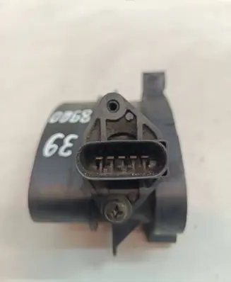 BMW 5 E39 Mass air flow meter 77870760