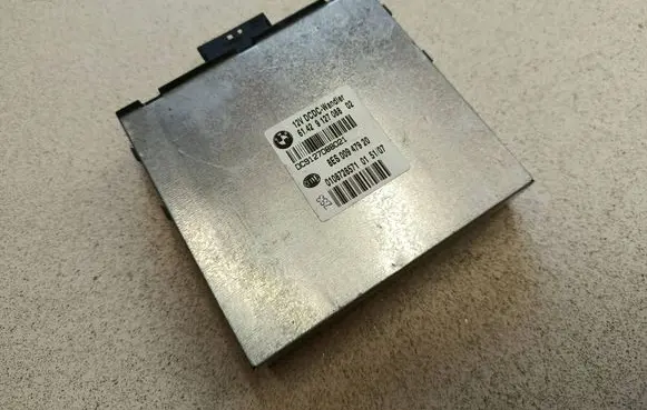 BMW 3 E90 E91 Other control units/modules 9127088 8ES00947920 0108728571
