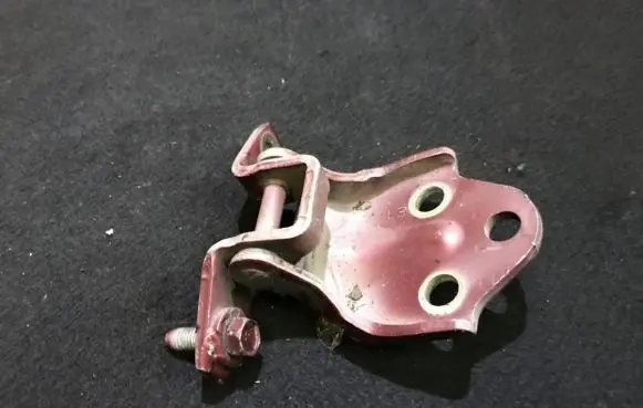 Mitsubishi Montero Front door upper hinge