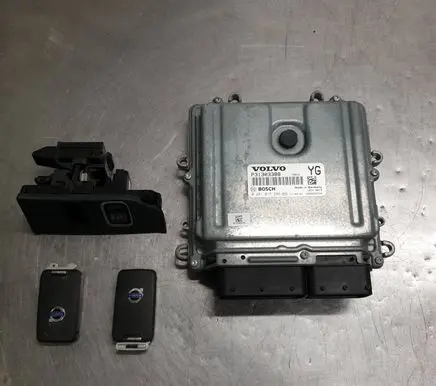 Volvo XC60 Engine ECU kit and lock set P31303388 0281015286 1039S3375