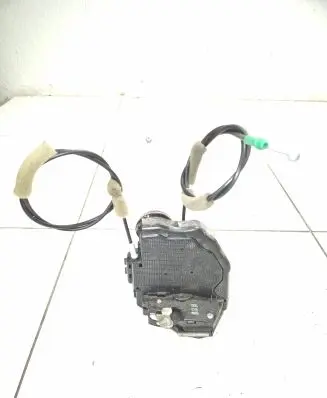 Toyota Camry Rear door lock NOCODE