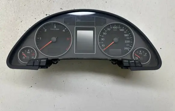 Audi A4 S4 B7 8E 8H Speedometer (instrument cluster) 8E0920933T 0263664191