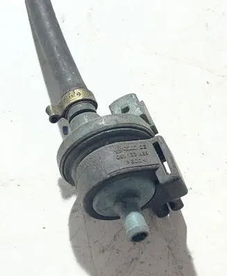 Volkswagen Touareg I Valve vacuum 051133459