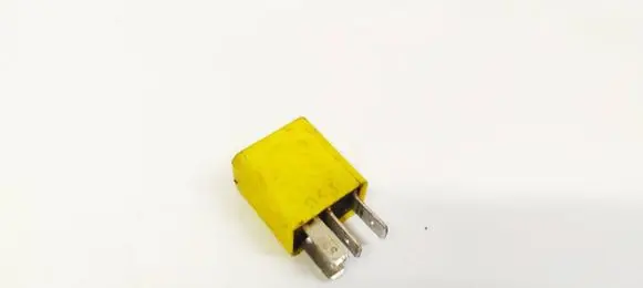 Opel Zafira A Other relay 24433728 70222