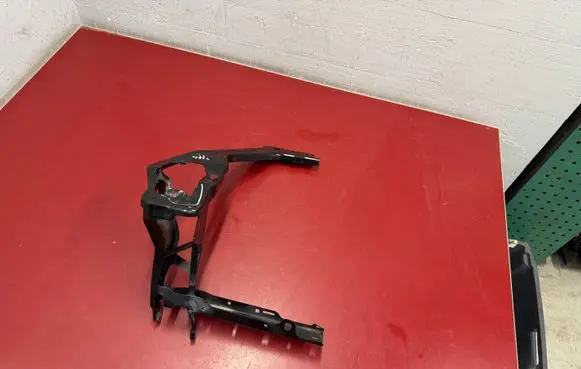 BMW X1 U11 Headlight/headlamp mounting bracket 8737291 51648737291