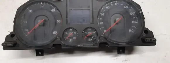 Volkswagen PASSAT B6 Speedometer (instrument cluster) 3C0920960N