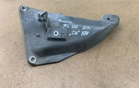 BMW X5 E53 Engine mounting bracket 6761565 22116761565