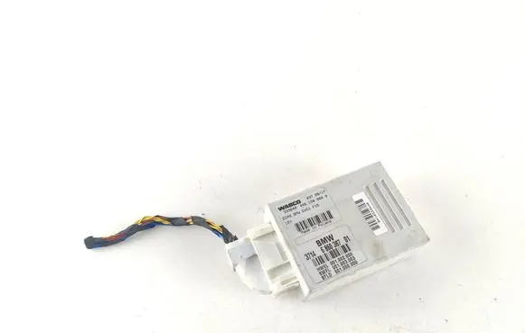 BMW X5 F15 Air suspension control unit module (rear) 6860387 4461500800