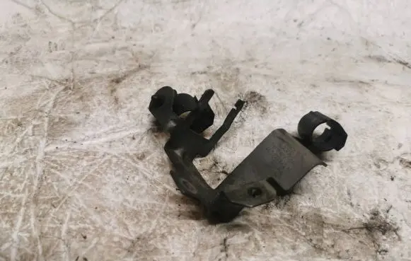 Volkswagen Touareg I Engine mounting bracket 4E0971845AL