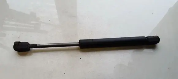 Audi A4 S4 B5 8D Tailgate/trunk strut/damper 8d5827552c