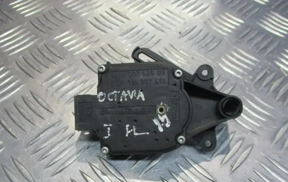 Skoda Octavia Mk1 (1U) Central body control module 1J0907511