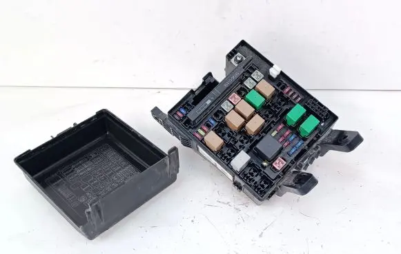KIA Sportage Fuse box set 914113W384 1879001316